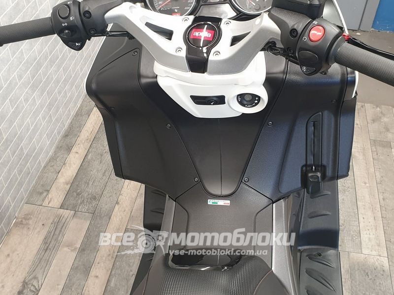 Скутер Aprilia SRV 850 SKU-087 фото
