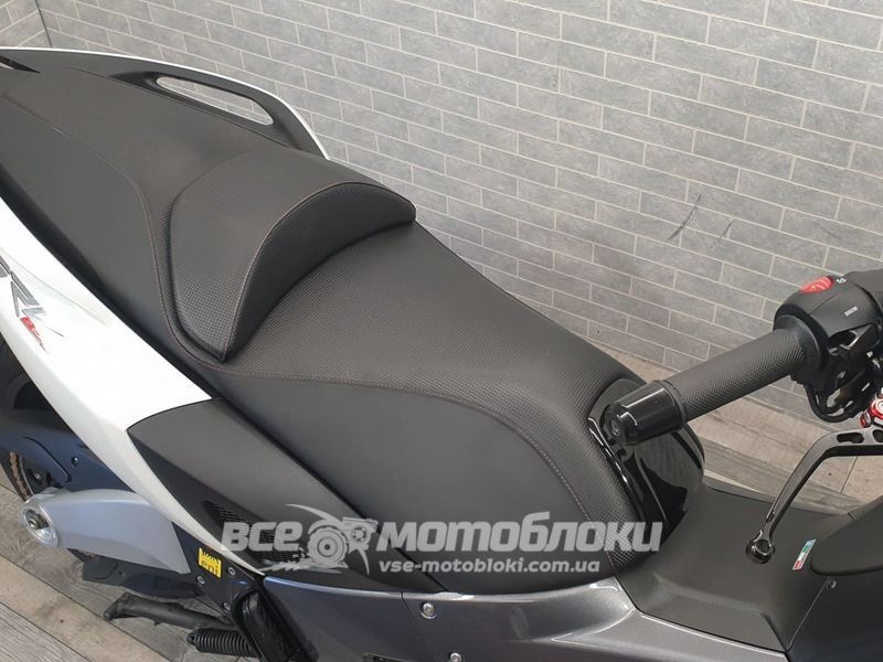 Скутер Aprilia SRV 850 SKU-087 фото