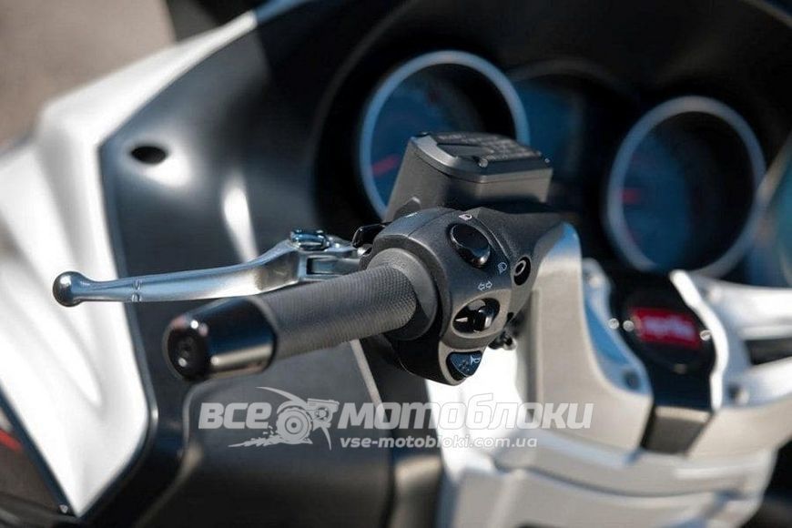 Скутер Aprilia SRV 850 SKU-087 фото