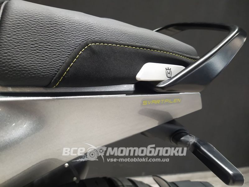 Мотоцикл HUSQVARNA SVARTPILEN 401 (2020 г.) MOT-261 фото