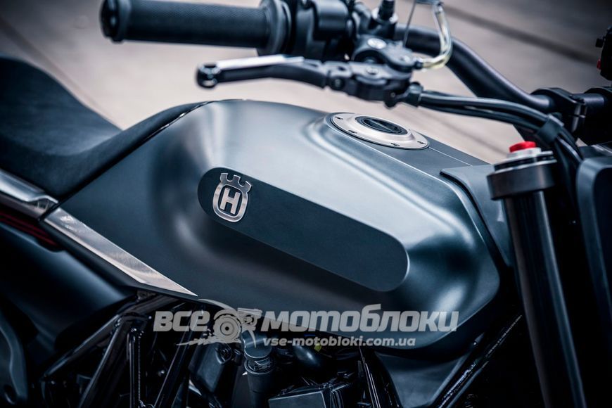 Мотоцикл HUSQVARNA SVARTPILEN 701 (2020 г.) MOT-263 фото