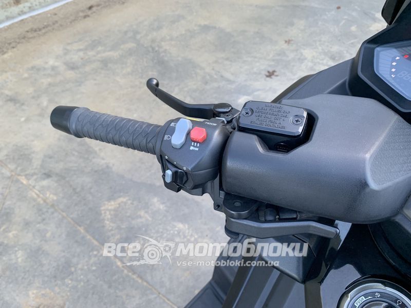 Скутер Kymco AK 550 SKU-063 фото