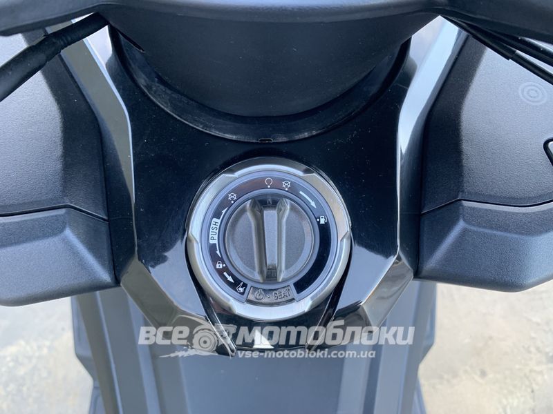 Скутер Kymco AK 550 SKU-063 фото