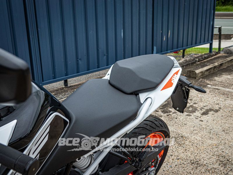 Мотоцикл KTM DUKE 200 MOT-115 фото