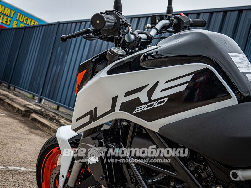 Мотоцикл KTM DUKE 200 MOT-115 фото