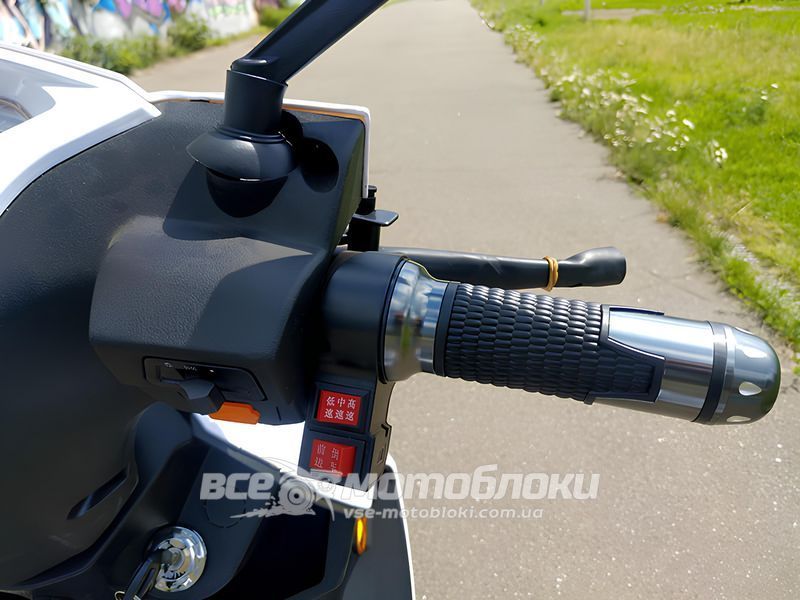 Электроскутер трехколесный Elwinn EM-2100 ELS-030 фото