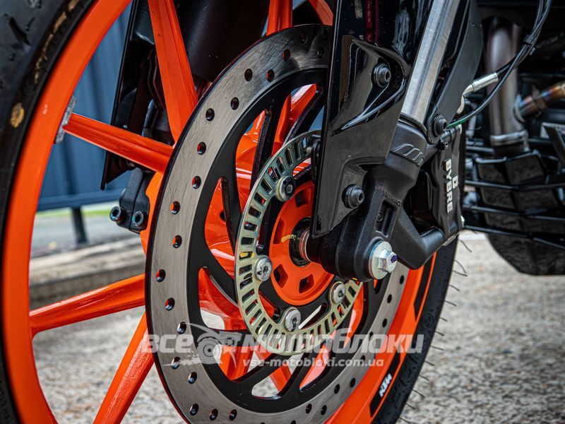 Мотоцикл KTM DUKE 200 NO ABS MOT-116 фото