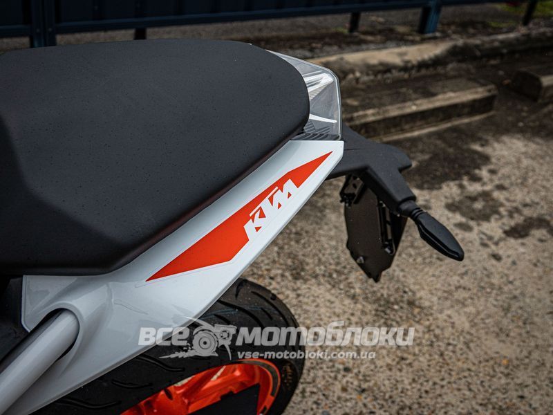 Мотоцикл KTM DUKE 200 NO ABS MOT-116 фото