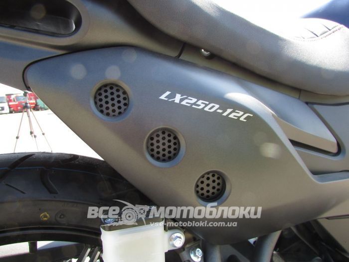 Мотоцикл LONCIN LX250-12C AC4 MOT-217 фото