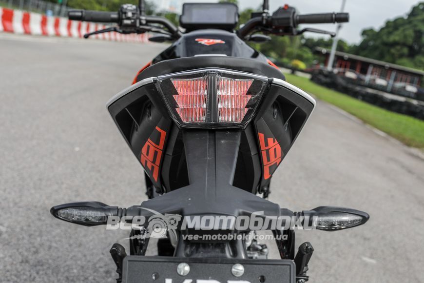 Мотоцикл KTM DUKE 390 MOT-117 фото