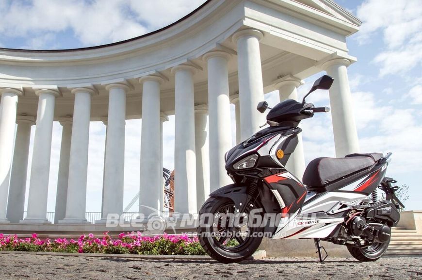 Скутер SKYBIKE ATLAS 150 SKU-017 фото