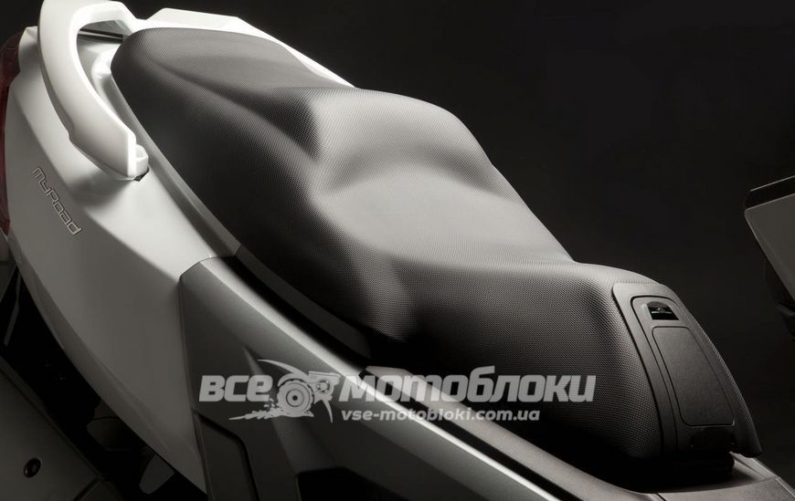 Скутер Kymco MyRoad 700 SKU-070 фото