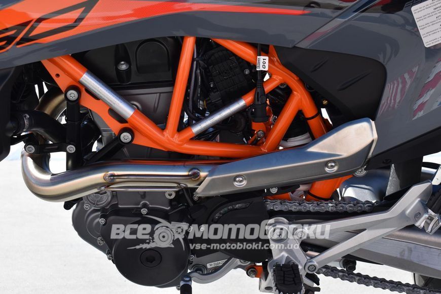 Мотоцикл KTM 690 SMC R MOT-121 фото