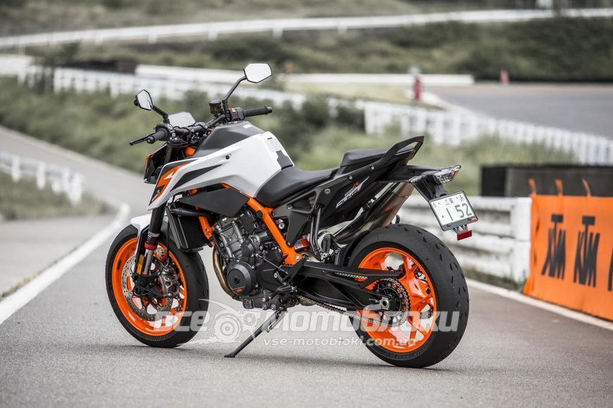 Мотоцикл KTM 890 DUKE R MOT-125 фото