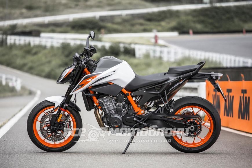 Мотоцикл KTM 890 DUKE R MOT-125 фото