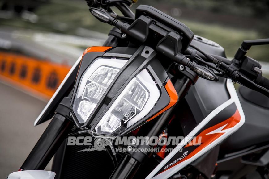 Мотоцикл KTM 890 DUKE R MOT-125 фото