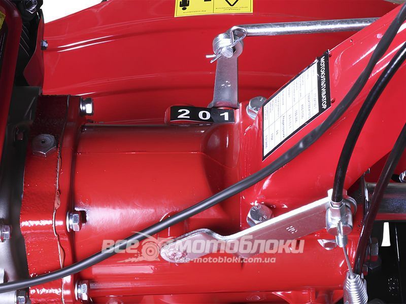 Мотоблок Тата TT-ZX100-1 (Безвоздушные колеса 4x8) (Красный) MB-015 фото