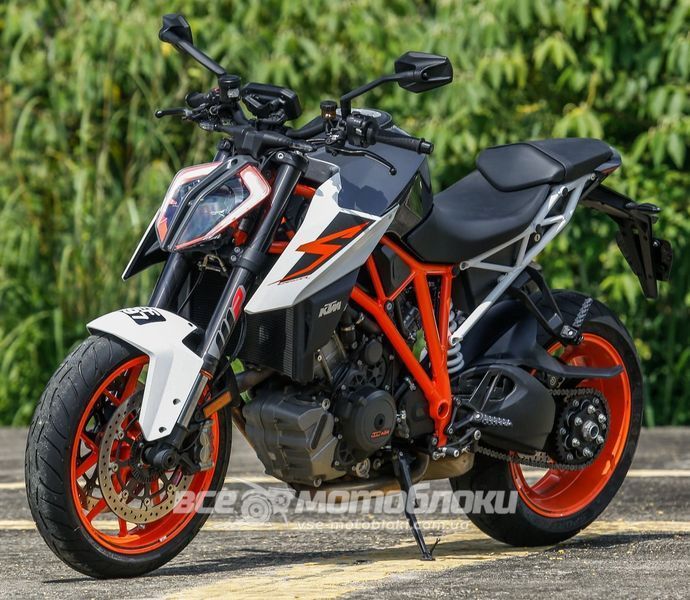 Мотоцикл KTM 1290 SUPER DUKE R MOT-128 фото