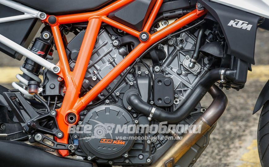Мотоцикл KTM 1290 SUPER DUKE R MOT-128 фото