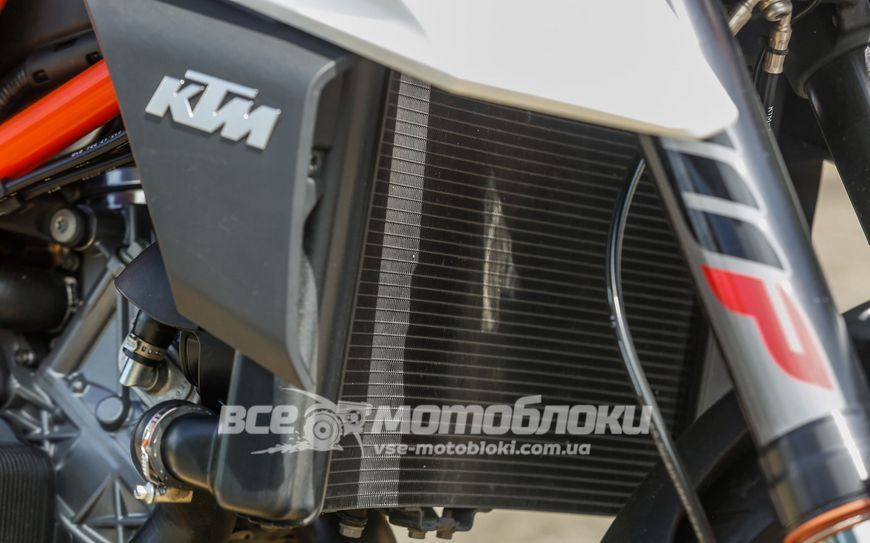 Мотоцикл KTM 1290 SUPER DUKE R MOT-128 фото