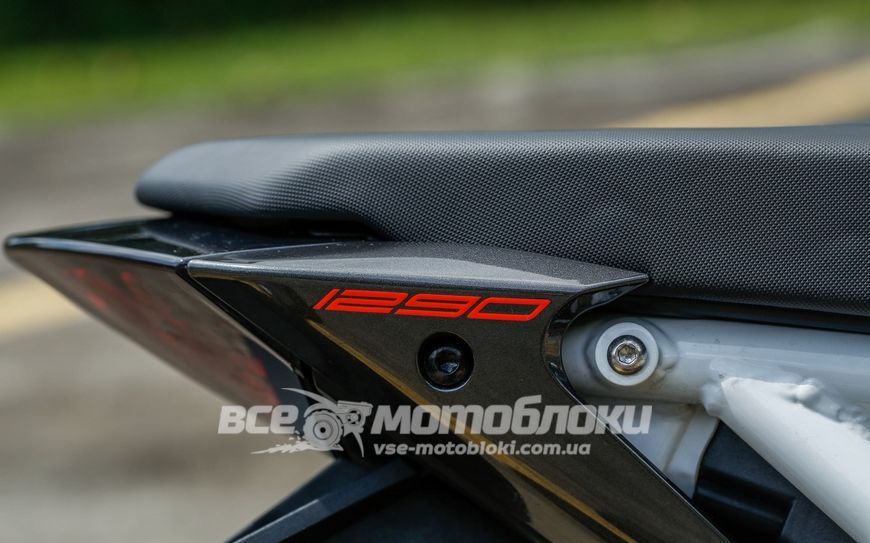 Мотоцикл KTM 1290 SUPER DUKE R MOT-128 фото