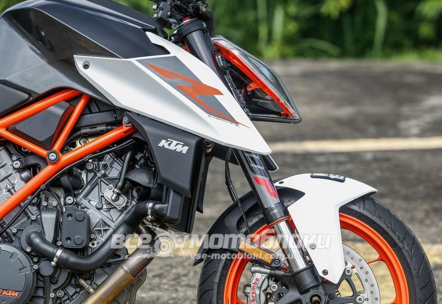 Мотоцикл KTM 1290 SUPER DUKE R MOT-128 фото