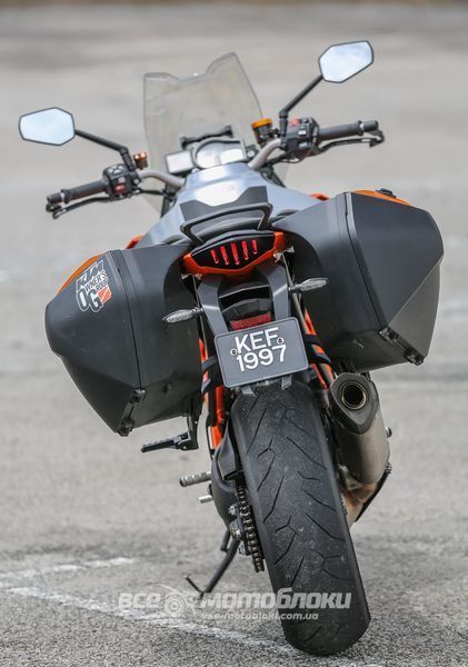 Мотоцикл KTM 1290 SUPER DUKE GT MOT-129 фото