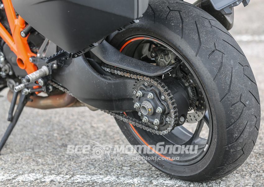Мотоцикл KTM 1290 SUPER DUKE GT MOT-129 фото