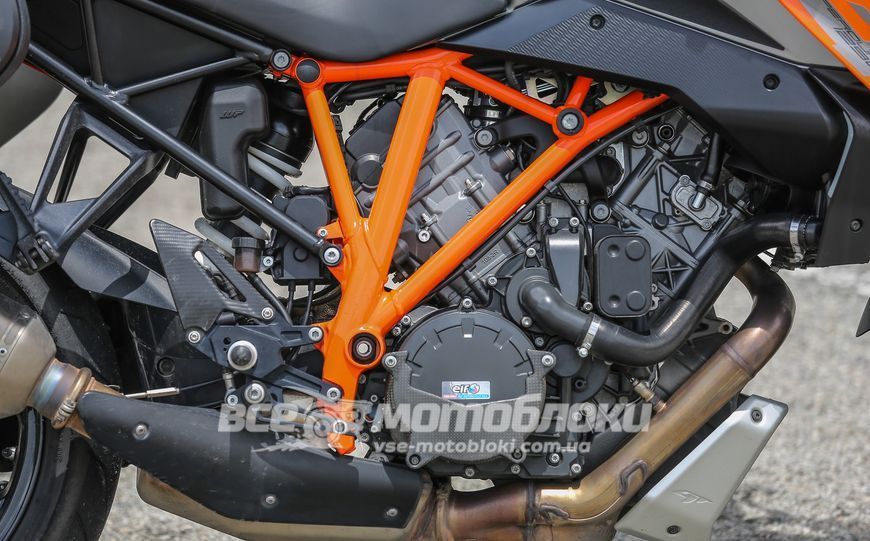 Мотоцикл KTM 1290 SUPER DUKE GT MOT-129 фото