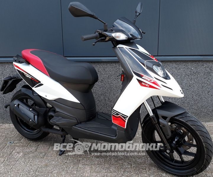 Скутер Aprilia SR Motard 50 SKU-081 фото