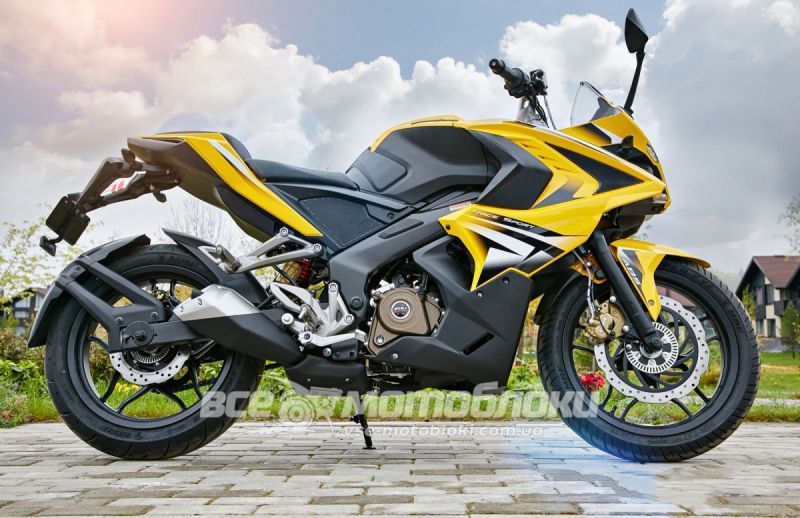Мотоцикл BAJAJ PULSAR RS 200 MOT-032 фото