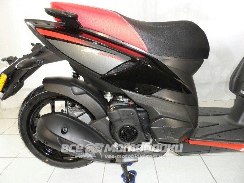Скутер Aprilia SR Motard 125 SKU-082 фото