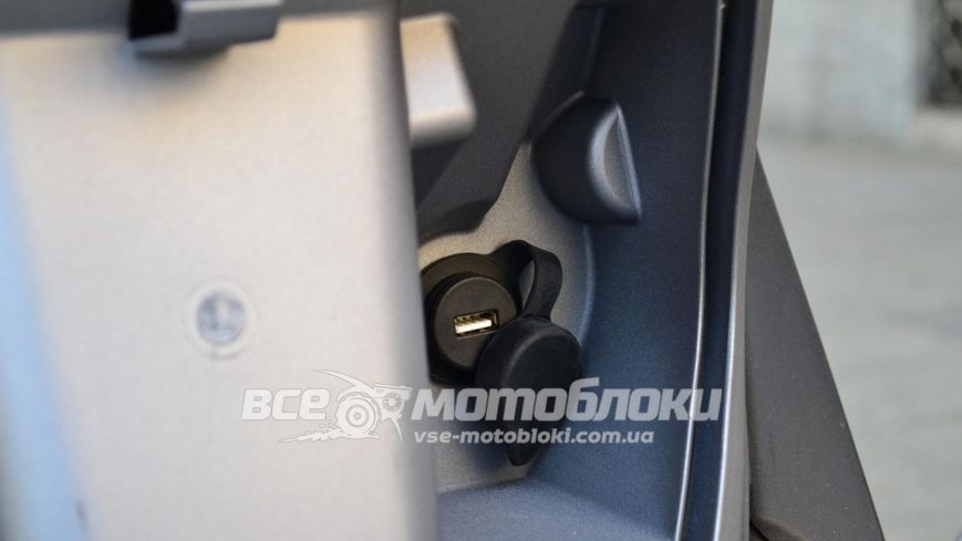 Скутер SYM SYMPHONY ST 200 SKU-032 фото