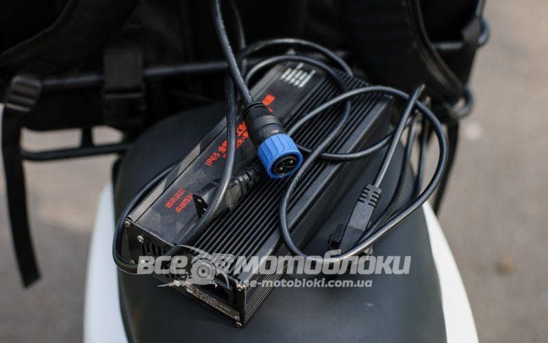 Электроскутер Maxxter COURIER ELS-033 фото