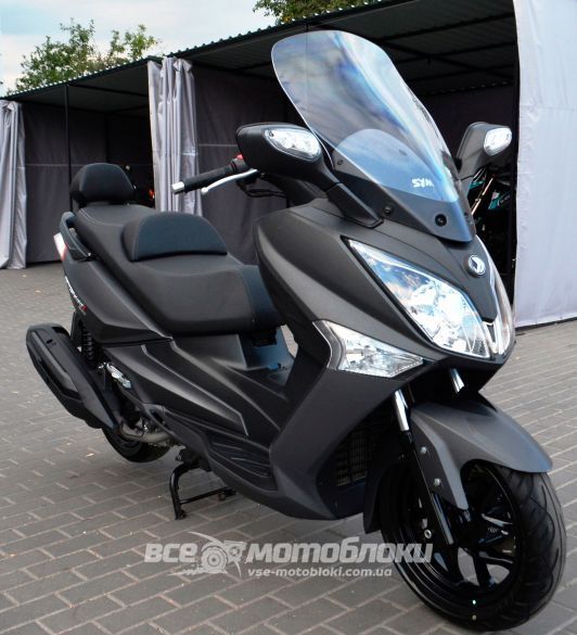 Скутер SYM GTS 300 SKU-042 фото