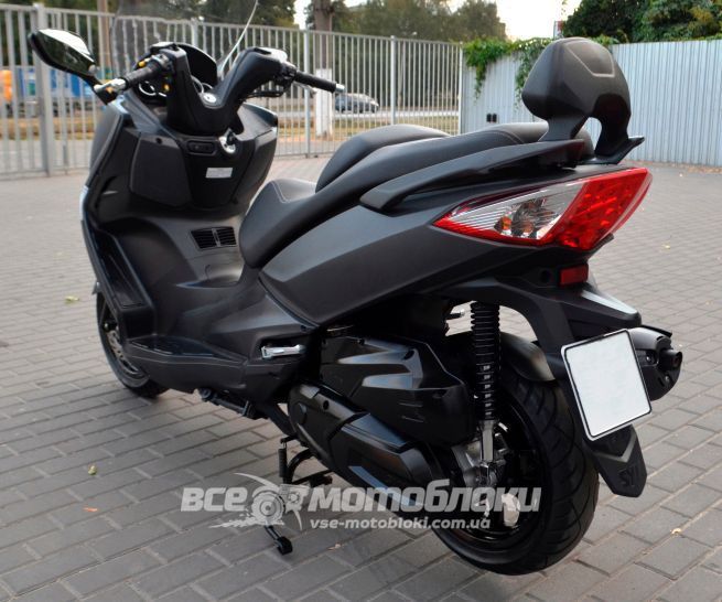 Скутер SYM GTS 300 SKU-042 фото