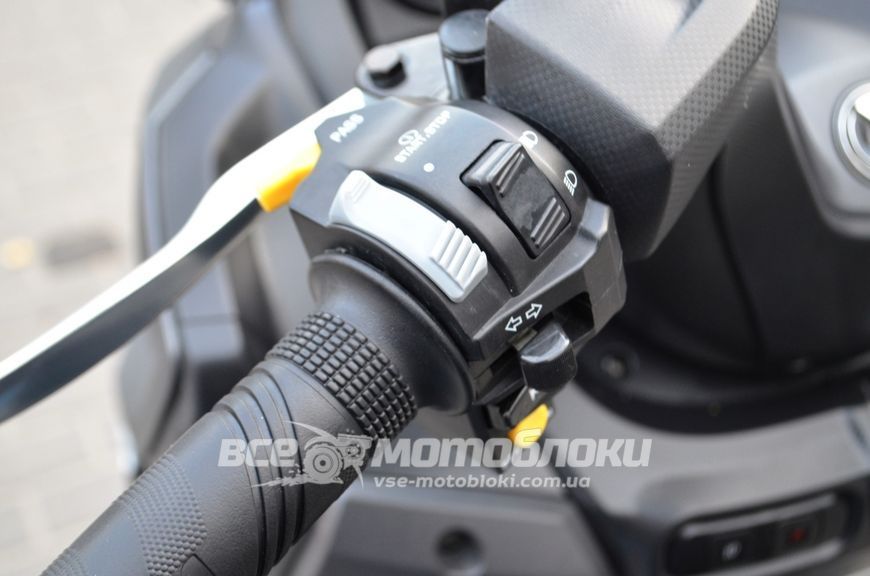 Скутер SYM GTS 300 SKU-042 фото