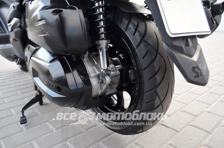 Скутер SYM GTS 300 SKU-042 фото