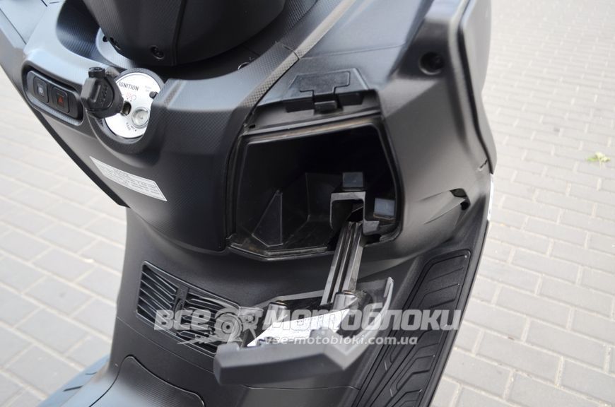 Скутер SYM GTS 300 SKU-042 фото